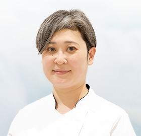 成田　綾