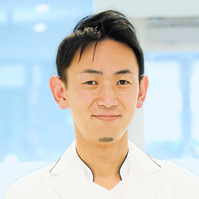 新開 陽一郎一　医師